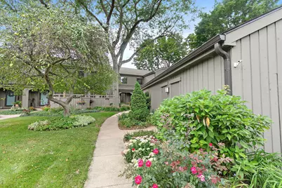 404 Shoreline Road #298, Lake Barrington, IL 60010 - Photo 3
