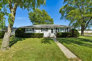 101 Newton Dr, Morris, IL 60450 - Photo 1