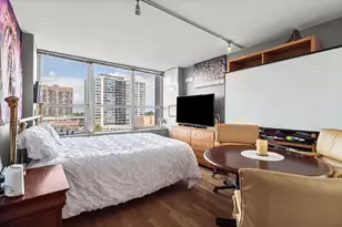 655 W Irving Park Rd, Chicago, IL 60613 - Photo 13