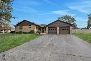 528 Penfield St, Beecher, IL 60401 - Photo 3