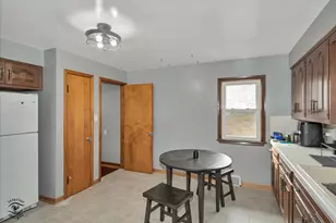 528 Penfield St, Beecher, IL 60401 - Photo 7