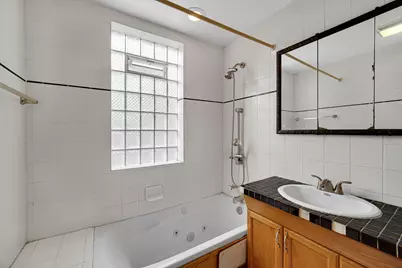 5753 N Washtenaw Avenue, Chicago, IL 60659 - Photo 9