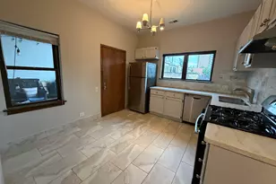 325 W Wisconsin St, Chicago, IL 60614 - Photo 13