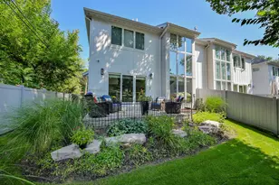 820 E Franklin Ave, Naperville, IL 60540 - Photo 31
