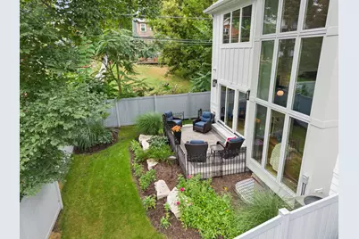 820 E Franklin Avenue, Naperville, IL 60540 - Photo 33