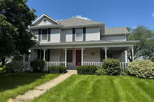 1401 Carrie Ave, Rochelle, IL 61068 - Photo 1