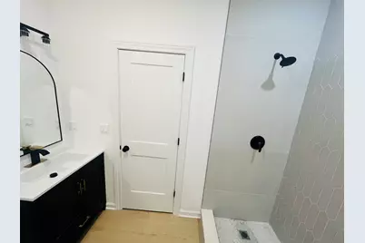 956 N Saint Louis Avenue, Chicago, IL 60651 - Photo 17
