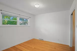 1419 W St James Pl, Arlington Heights, IL 60005 - Photo 11