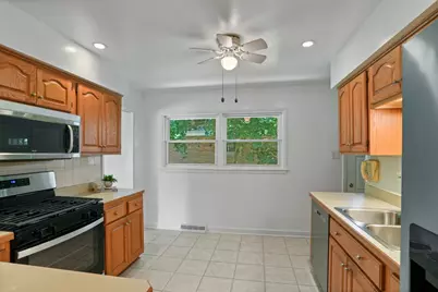 1419 W Saint James Place, Arlington Heights, IL 60005 - Photo 9