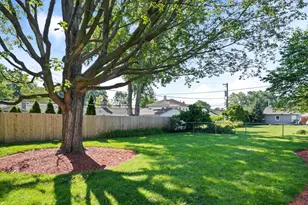 1419 W St James Pl, Arlington Heights, IL 60005 - Photo 27