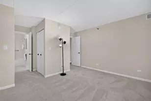 1 Bloomingdale Pl, Bloomingdale, IL 60108 - Photo 13