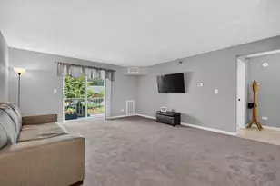 1 Bloomingdale Pl, Bloomingdale, IL 60108 - Photo 3