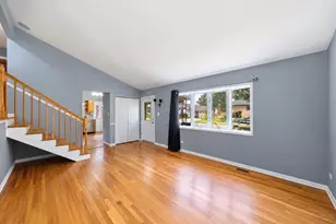 132 E Montana Ave, Glendale Heights, IL 60139 - Photo 5