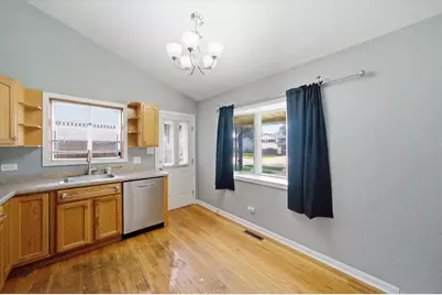 132 E Montana Avenue, Glendale Heights, IL 60139 - Photo 7