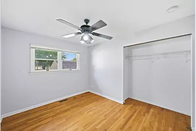 132 E Montana Avenue, Glendale Heights, IL 60139 - Photo 11