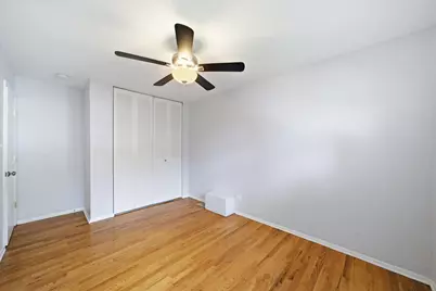 132 E Montana Avenue, Glendale Heights, IL 60139 - Photo 9