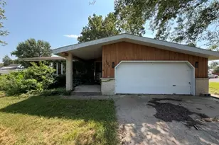 120 W Pacific St, Essex, IL 60935 - Photo 1