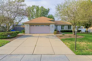 7502 W Lakeside Dr, Frankfort, IL 60423 - Photo 1