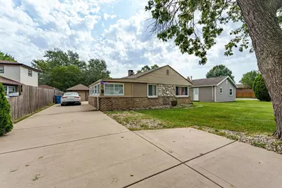 5037 Elm Circle Drive, Oak Lawn, IL 60453 - Photo 3