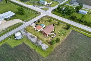 18015 N 2100 E Rd, Pontiac, IL 61764 - Photo 5