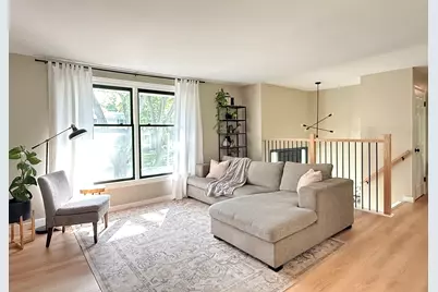 546 S Stuart Lane, Palatine, IL 60067 - Photo 5