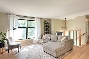546 S Stuart Ln, Palatine, IL 60067 - Photo 5