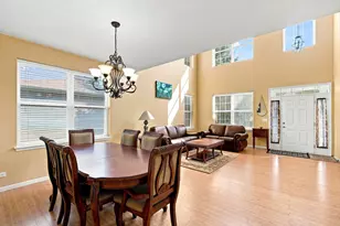 2509 Bluewater Dr, Wauconda, IL 60084 - Photo 9