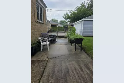 7917 S Tripp Avenue, Chicago, IL 60652 - Photo 9