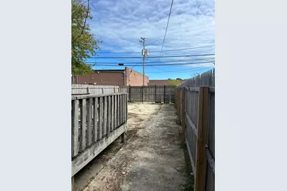 9513 S Merrion Avenue, Chicago, IL 60617 - Photo 13