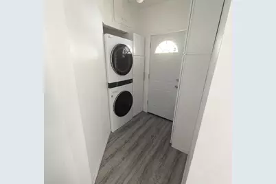 5137 N Menard Avenue, Chicago, IL 60630 - Photo 11