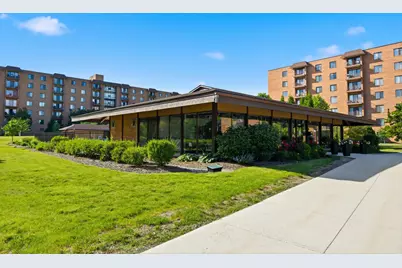 1747 W Crystal Lane #207, Mount Prospect, IL 60056 - Photo 17