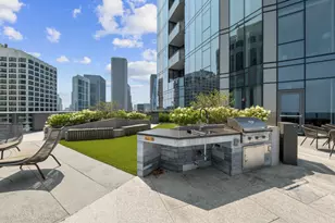 211 N Harbor Dr, Chicago, IL 60601 - Photo 23