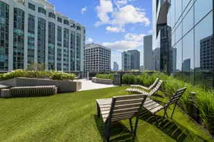 211 N Harbor Dr, Chicago, IL 60601 - Photo 21