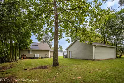 1321 Oakwood Avenue, Dekalb, IL 60115 - Photo 25
