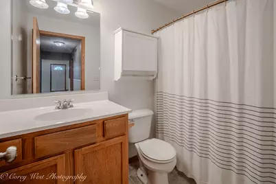 1321 Oakwood Avenue, Dekalb, IL 60115 - Photo 13