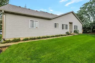 1321 Dancing Bear Ln, Elgin, IL 60120 - Photo 3