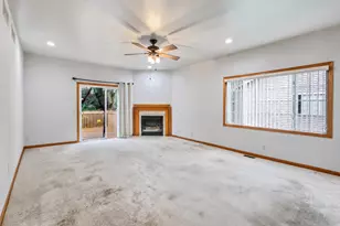 1321 Dancing Bear Ln, Elgin, IL 60120 - Photo 7