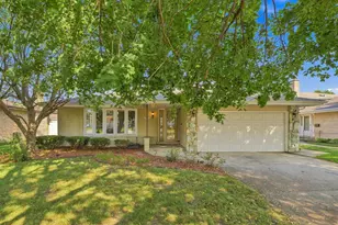 10313 S Cook Ave, Oak Lawn, IL 60453 - Photo 1