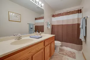 181 W Prairiefield Ave, Cortland, IL 60112 - Photo 23