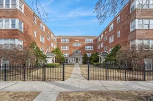 2914 W Berwyn St, Chicago, IL 60625 - Photo 15