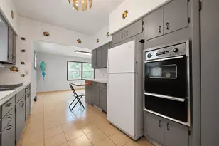 506 Barrett St, Elgin, IL 60120 - Photo 9