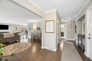 110 S Herbert Rd, Riverside, IL 60546 - Photo 9
