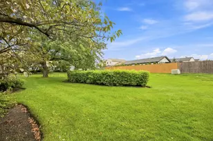 2018 Quaker Hollow Ln, Streamwood, IL 60107 - Photo 31