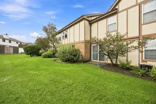 2018 Quaker Hollow Ln, Streamwood, IL 60107 - Photo 29