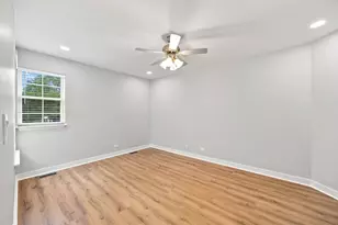 2018 Quaker Hollow Ln, Streamwood, IL 60107 - Photo 17