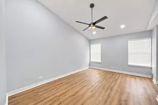 2018 Quaker Hollow Ln, Streamwood, IL 60107 - Photo 19