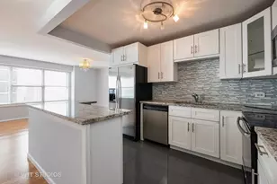 6157 N Sheridan Rd, Chicago, IL 60660 - Photo 5