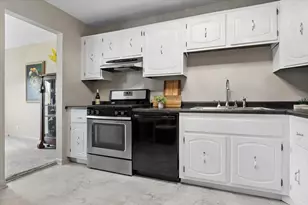 4711 St Joseph Creek Rd, Lisle, IL 60532 - Photo 11