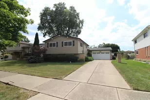 263 Norman Ct, Des Plaines, IL 60016 - Photo 1