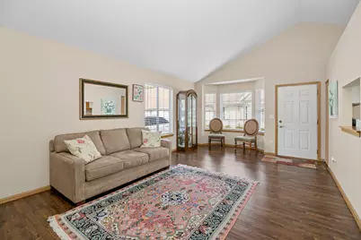 1880 Willow Circle Drive, Crest Hill, IL 60403 - Photo 3